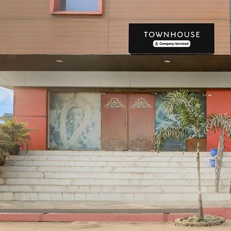 Super Townhouse Gida Near Rto Office Hotell Gorakhpur Exteriör bild