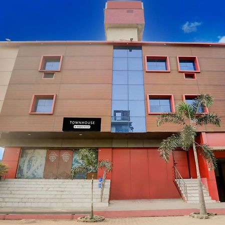 Super Townhouse Gida Near Rto Office Hotell Gorakhpur Exteriör bild