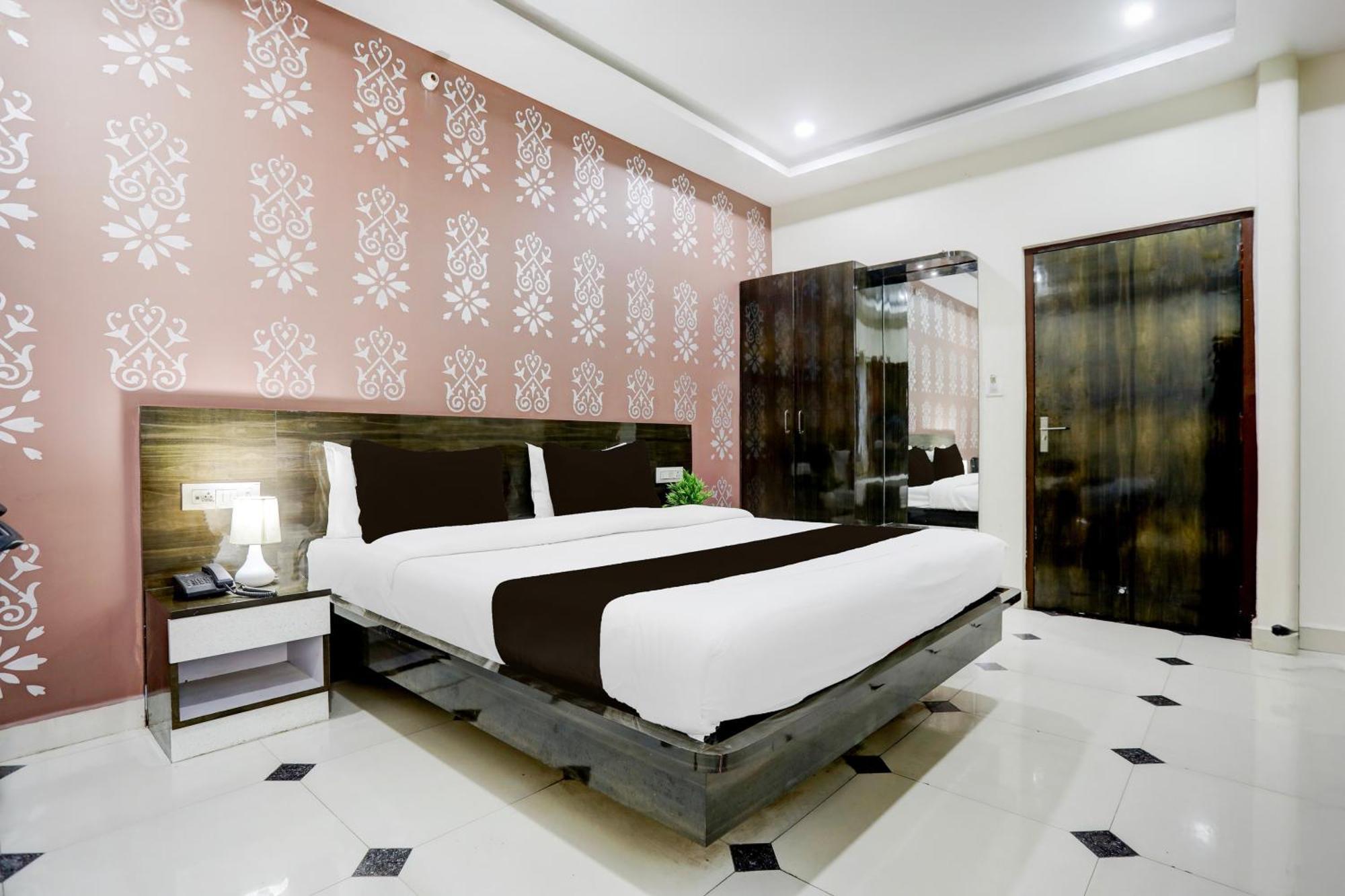 Super Townhouse Gida Near Rto Office Hotell Gorakhpur Exteriör bild