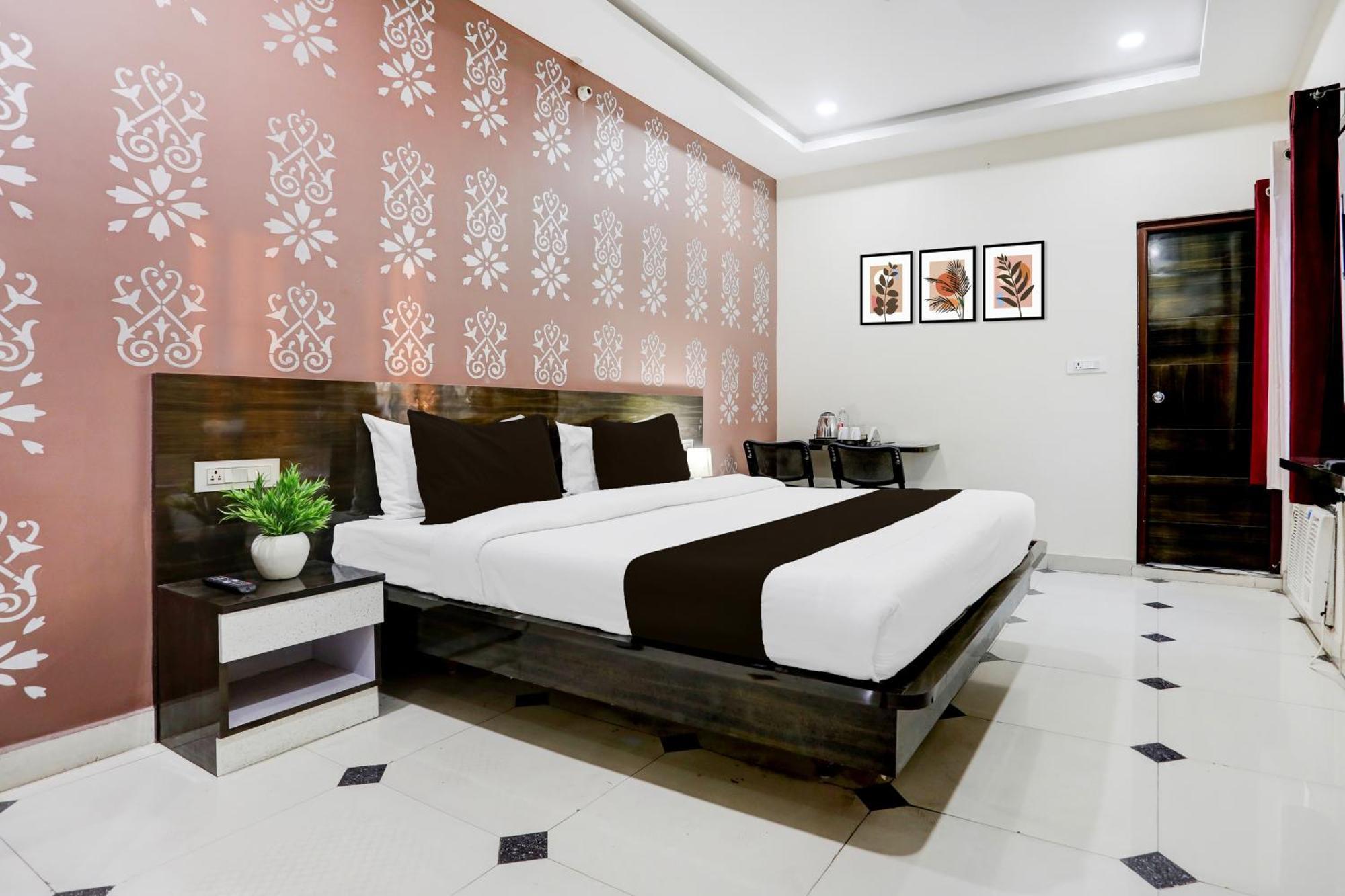 Super Townhouse Gida Near Rto Office Hotell Gorakhpur Exteriör bild