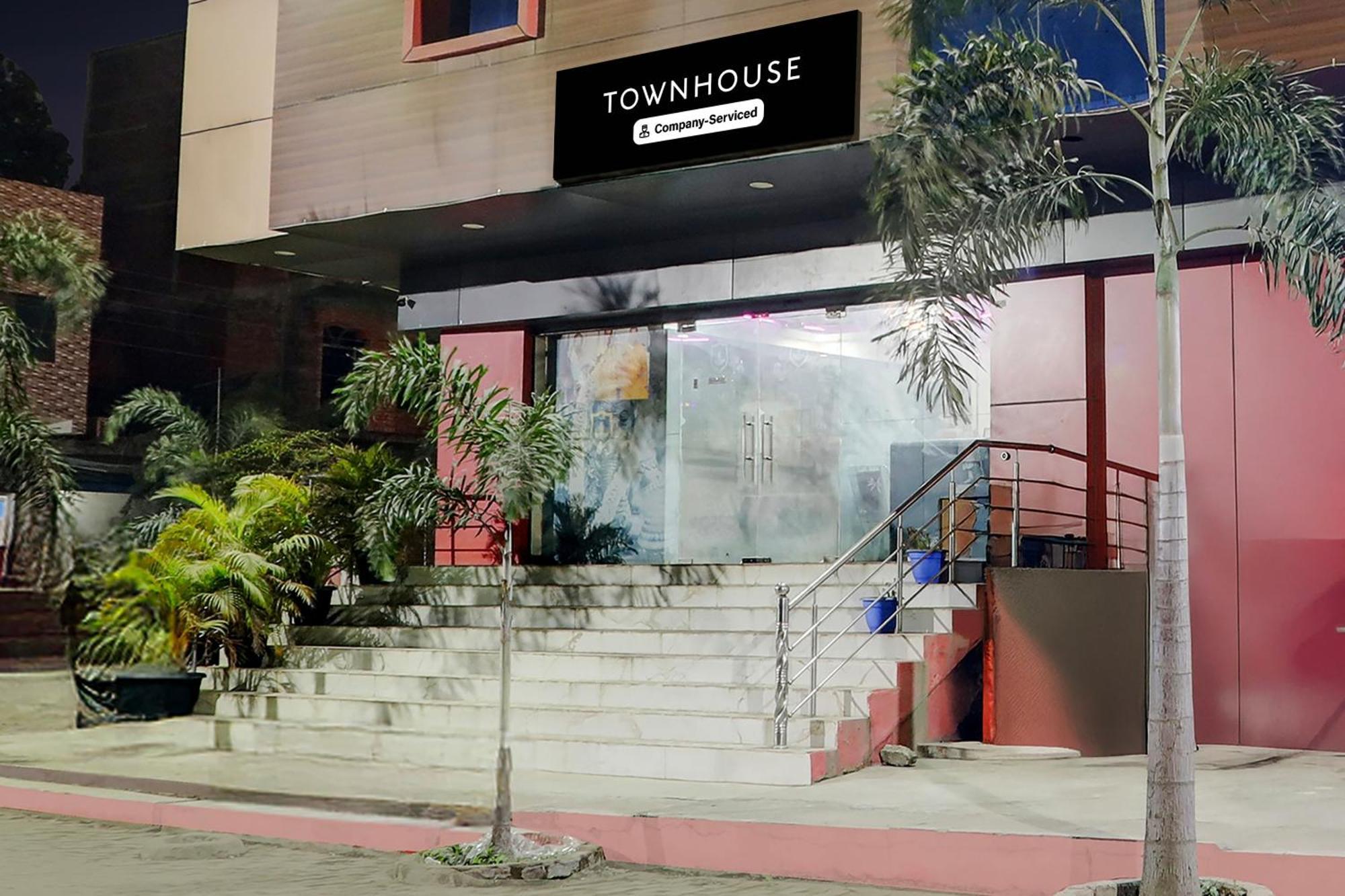 Super Townhouse Gida Near Rto Office Hotell Gorakhpur Exteriör bild