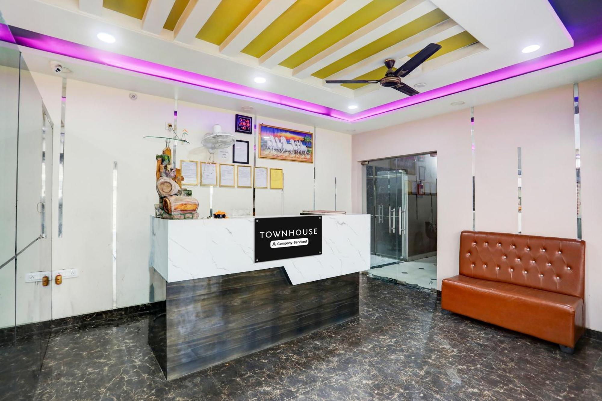 Super Townhouse Gida Near Rto Office Hotell Gorakhpur Exteriör bild