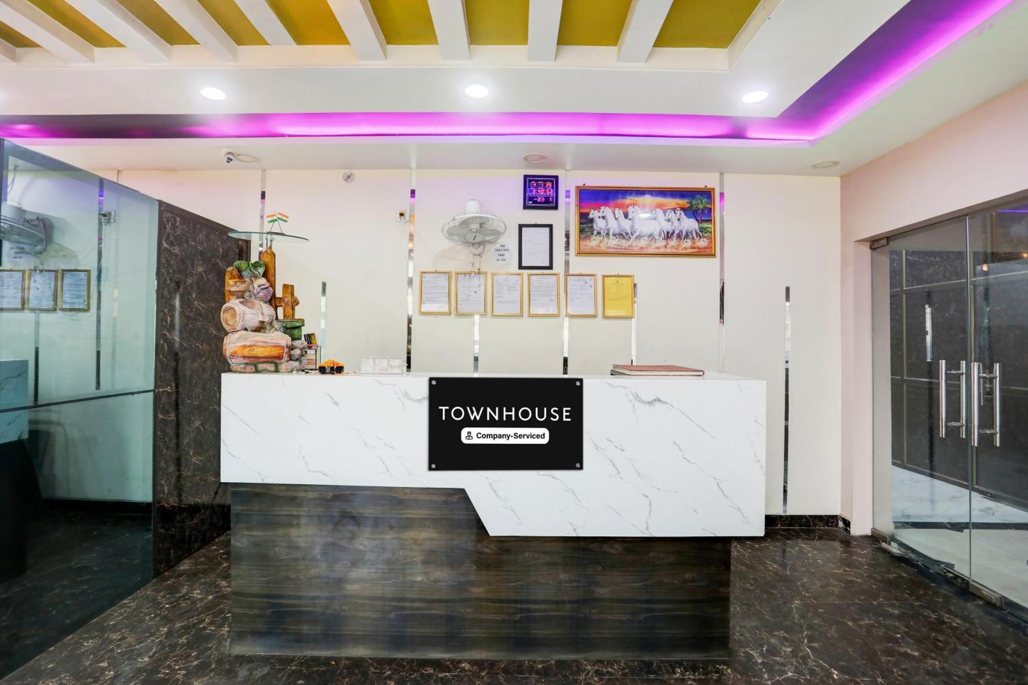 Super Townhouse Gida Near Rto Office Hotell Gorakhpur Exteriör bild