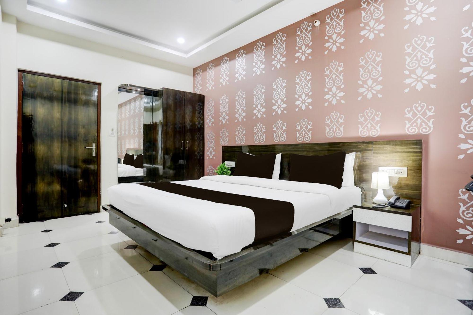 Super Townhouse Gida Near Rto Office Hotell Gorakhpur Exteriör bild